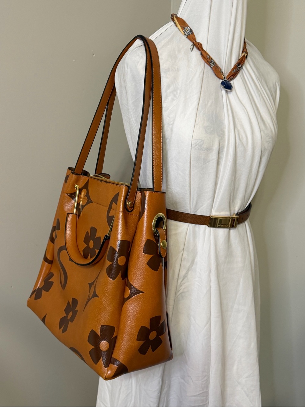 NWOT Travistar Floral Embossed Faux Leather Bucket Tote (Brown) - Picture 6 of 16